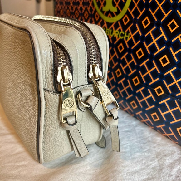 Tory Burch Robinson Double-Zip crossbody - Picture 4 of 7